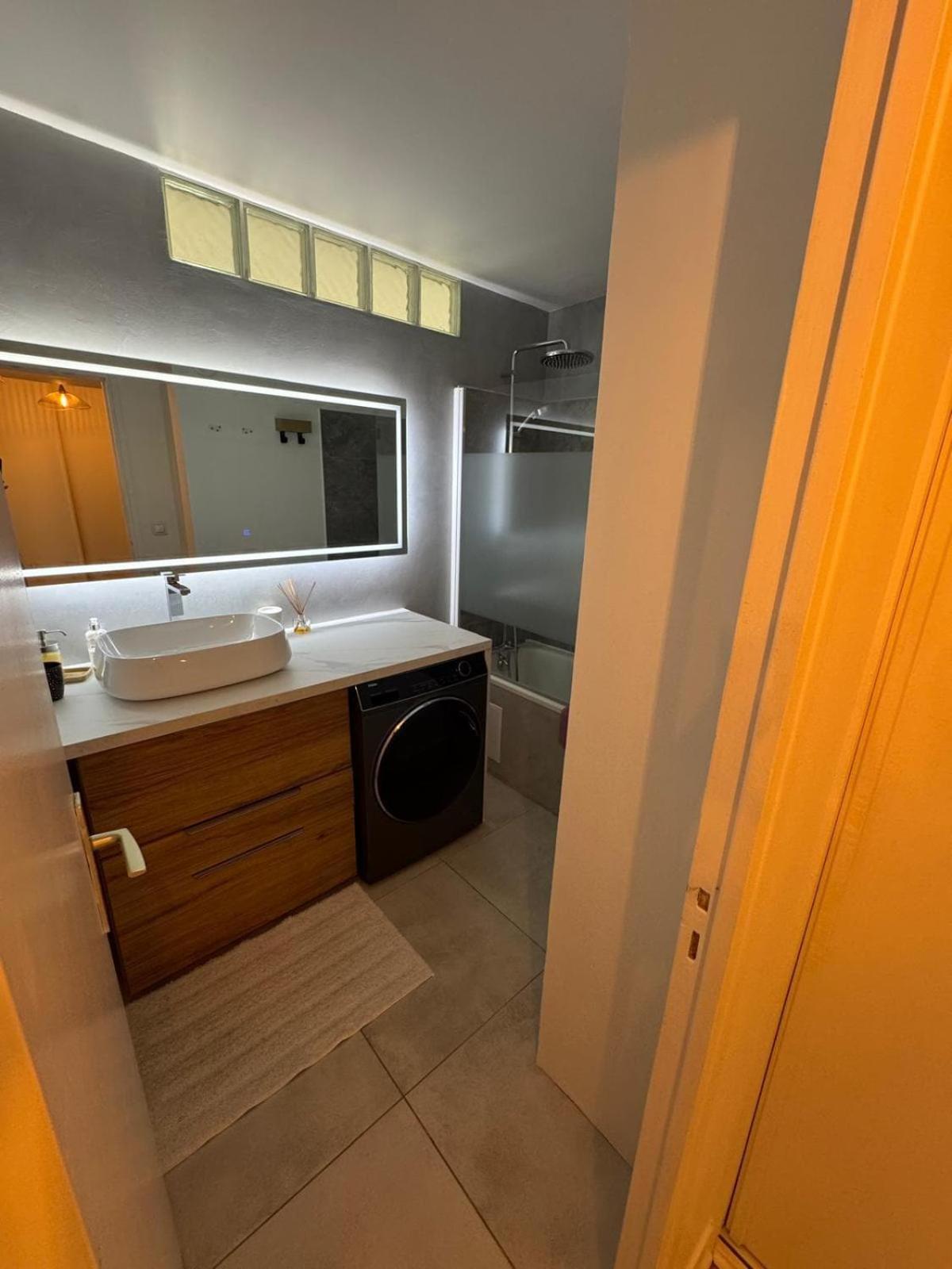 Comfort & Charm - For Up To 6 Guests Paris